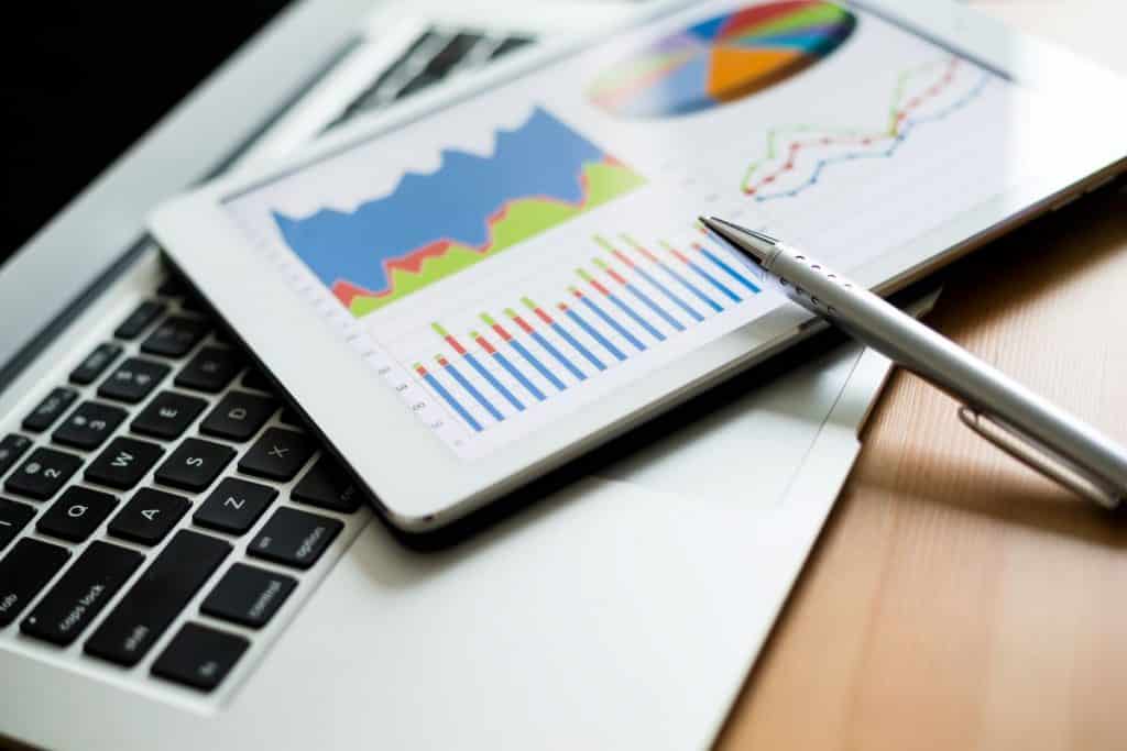 Registered index linked annuity guide (rila) compurter and stock charts picture